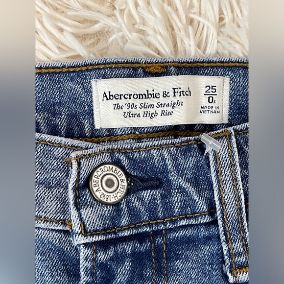 Abercrombie & Fitch 90’s Slim Straight ultra high rise distressed 25/0S blue - Picture 5 of 7